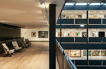 Extensa galería de arte contemporáneo